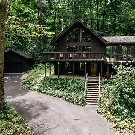 Northern Nights Chalet By Wanderlust Abodes